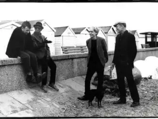 THE GOOD, THE BAD & THE QUEEN Share video for ‘Nineteen Seventeen’ - Watch Now 81 THE GOOD, THE BAD & THE QUEEN Share video for ‘Nineteen Seventeen’ - Watch Now