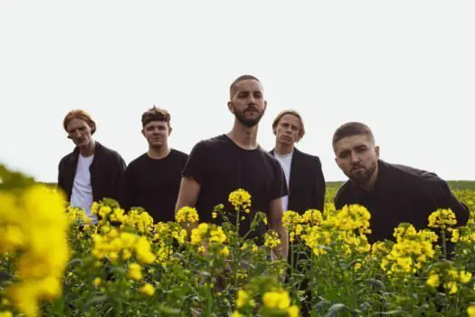 TRACK PREMIERE: Indie Five-Piece ACRYLIC Return with 'Post Punk For The Abyss' - Listen Now 