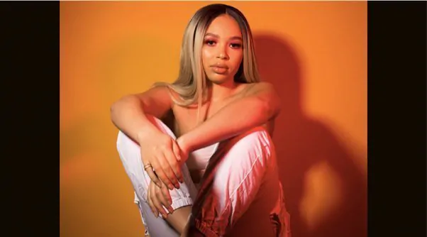 HARRIET CURRY - Unveils the brand new video for hard-hitting single 'Girls'