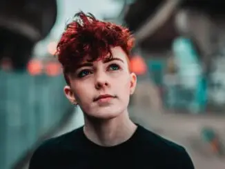 ROE shares video for her latest single, ‘Girls’ - Watch Now