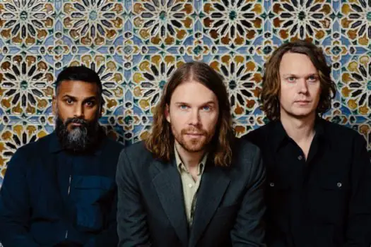 Swedish indie rock trio DEPORTEES unveil beautiful new video for current single 'Covered In Dreams' 