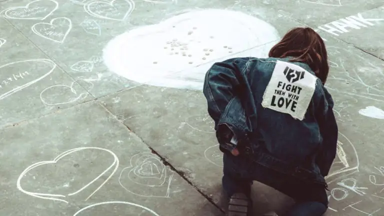MYSTERY JETS announce new album 'A Billion Heartbeats' alongside their new single 'Screwdriver' 