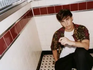 JC STEWART shares live performance of new single ‘Pick Up Your Phone’ - Watch Now