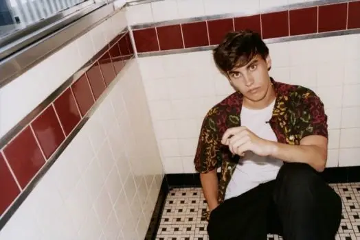 JC STEWART shares live performance of new single ‘Pick Up Your Phone’ - Watch Now 