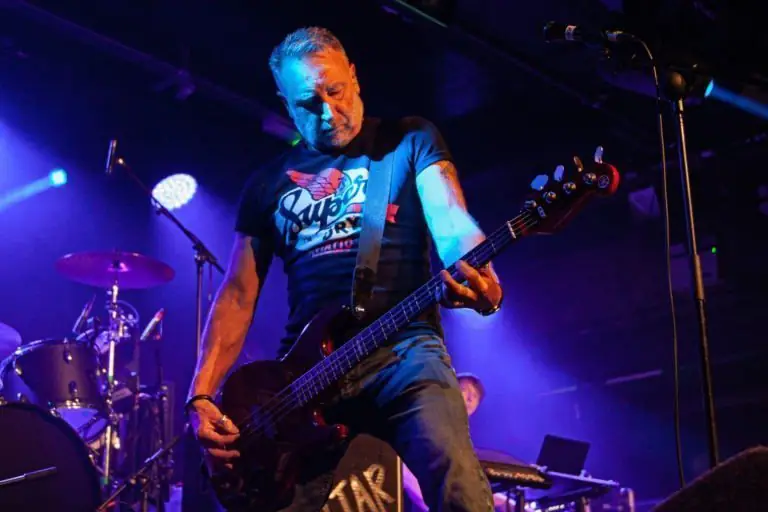 IN FOCUS// Peter Hook & The Light @ The Limelight, Belfast Saturday 14th September 2019 7