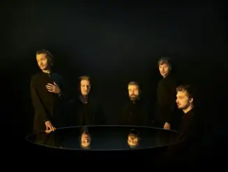 EDITORS release acoustic version of 'Smokers Outside The Hospital Doors' - Listen Now