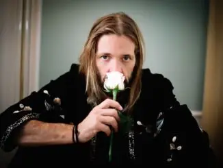 Taylor Hawkins & The Coattail Riders announce third album, 'Get The Money' out November 8th