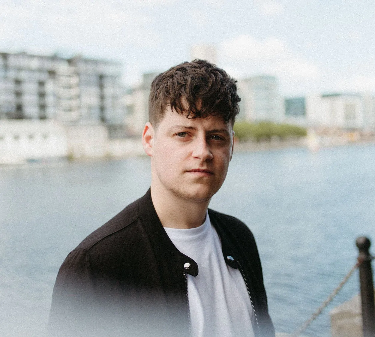 “I’m a bit of a perfectionist” – Jaxson talks songwriting, festivals & production wizards ahead of first Belfast show.