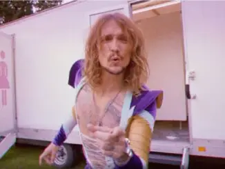 THE DARKNESS release 'How Can I Lose Your Love' video - Watch Now
