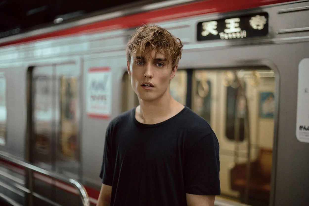 SAM FENDER releases brand new track ‘All Is On My Side’ – Listen Now