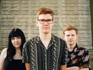 BLOODHOUND have announced that their debut FRAGILE SKELETON album