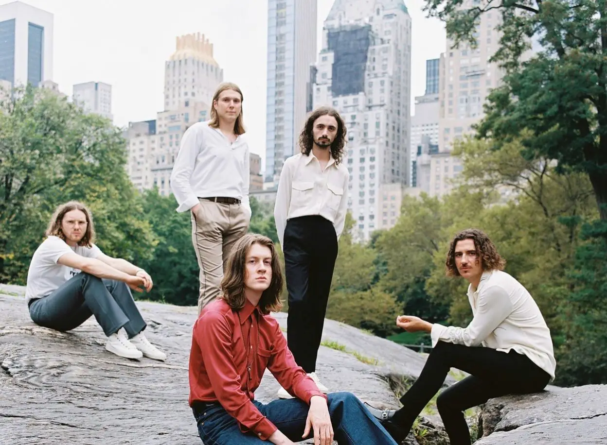 BLOSSOMS reveal the acoustic version of their current single 'The Keeper' - Listen Now 