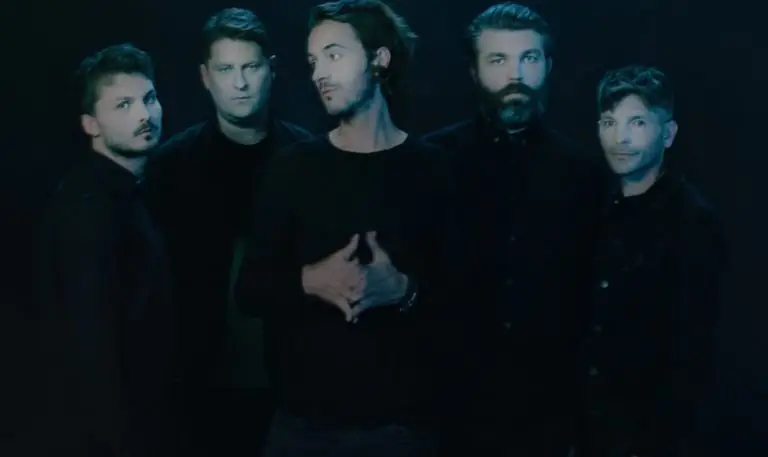 EDITORS unveil stunning video for 'Upside Down' - Watch Now 