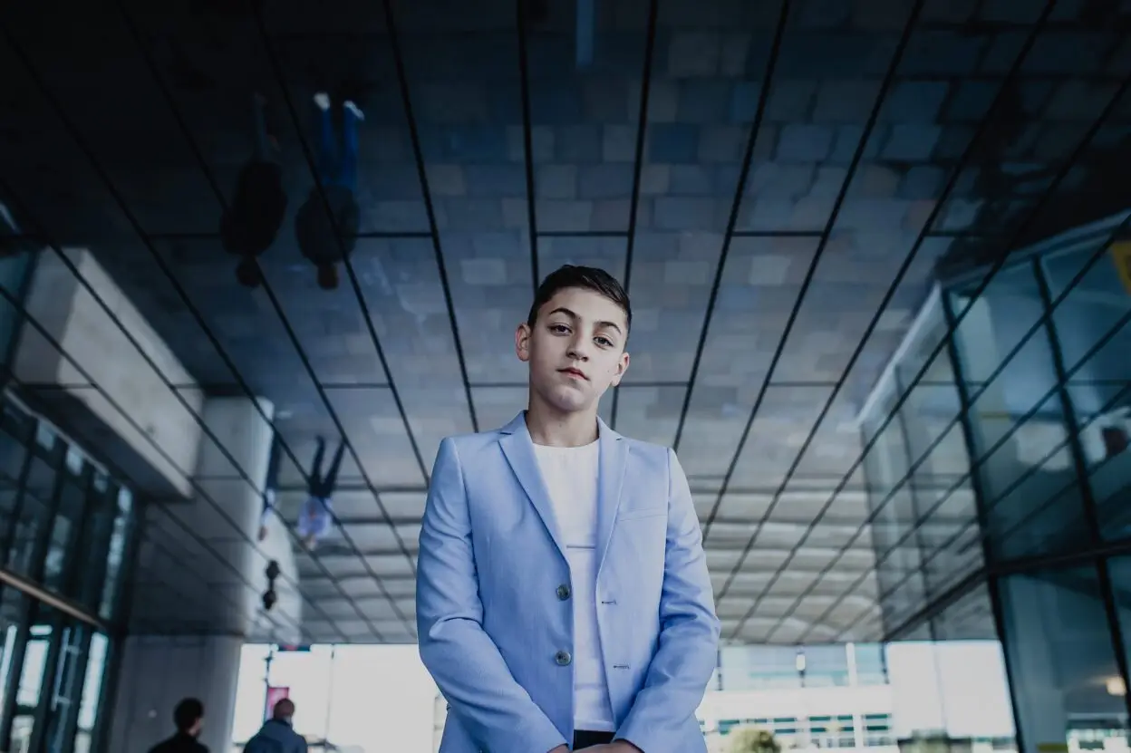 CONOR MARCUS announces new single ‘Hold Me Close Again’ - Listen Now 