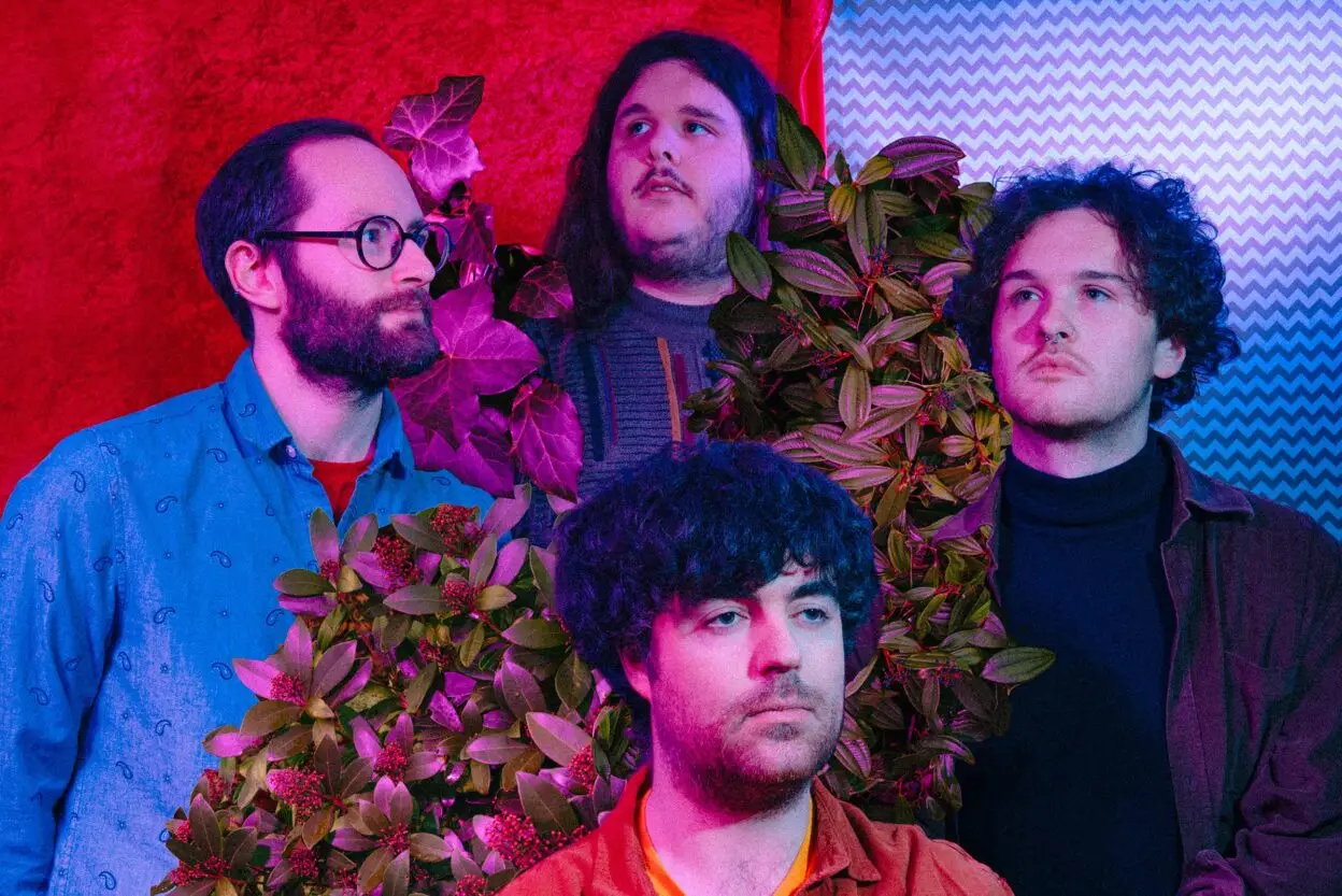 Belfast quartet JUNK DRAWER release motorik, post-punk and psych infused single 'Temporary Day'