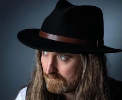 CORMAC NEESON announces Belfast headline show at The Duncairn on Sat 28th November 2020 