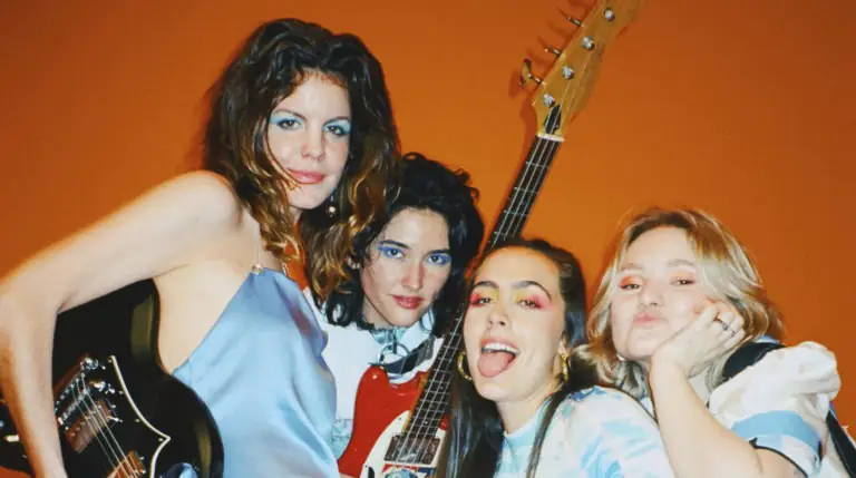HINDS share their new single 'Just Like Kids (Miau)' - Watch Video 2