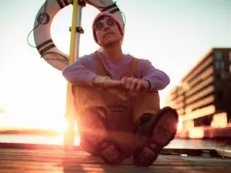 VIDEO PREMIERE: JANOS - Sicky/Sticky