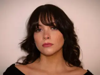 Liverpool's hotly tipped BBC favourite AIMEE STEVEN releases new single 'Darling'