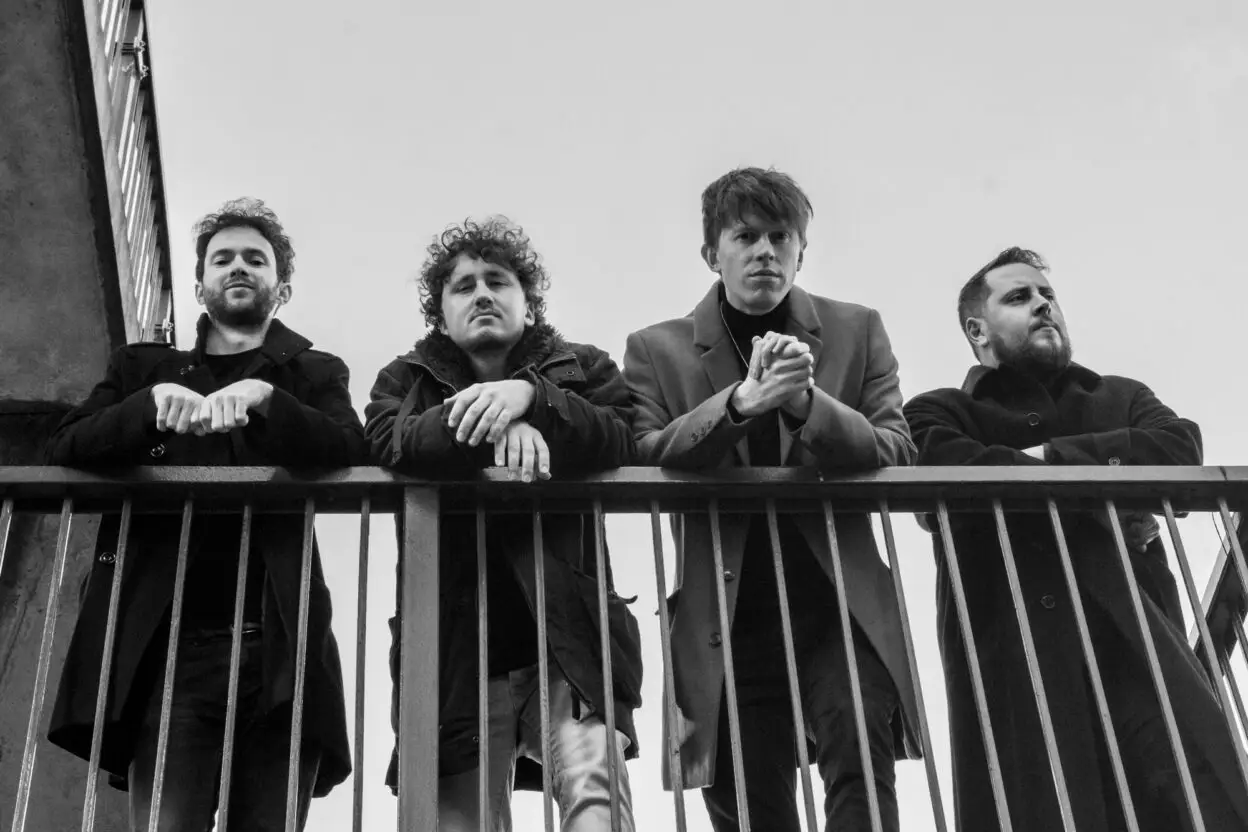 TRACK PREMIERE: Future Fires - Halfway Down 