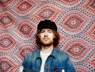 ALI HORN releases psych-garage track ‘The Waves’ on 8th May - Watch Video