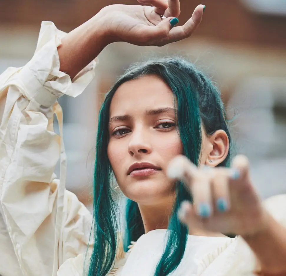 AU/RA releases video for new single 'Ideas' - Watch Now 