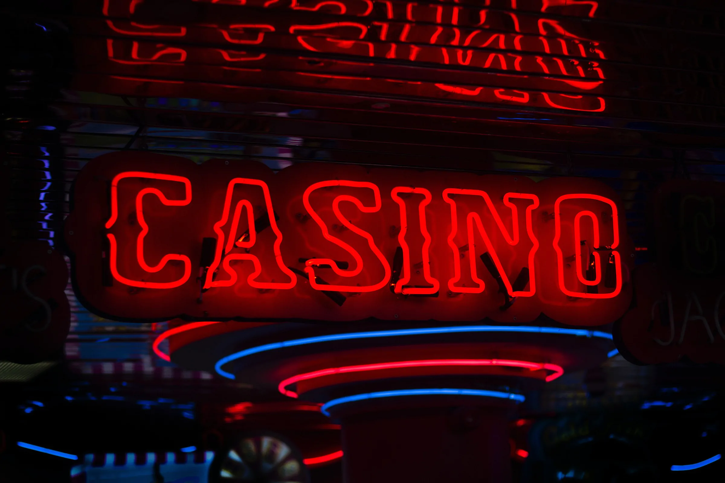 Masuklah dan bebaskan pikiran Anda: Lima alasan untuk menyukai kasino online favorit Anda 1