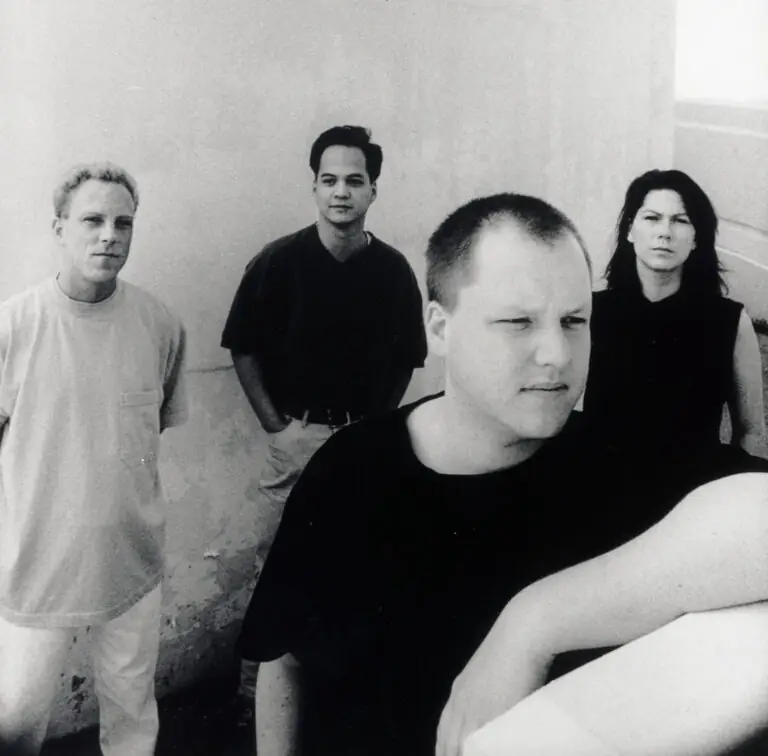 PIXIES announce 'Bossanova' 30th anniversary limited edition LP 2
