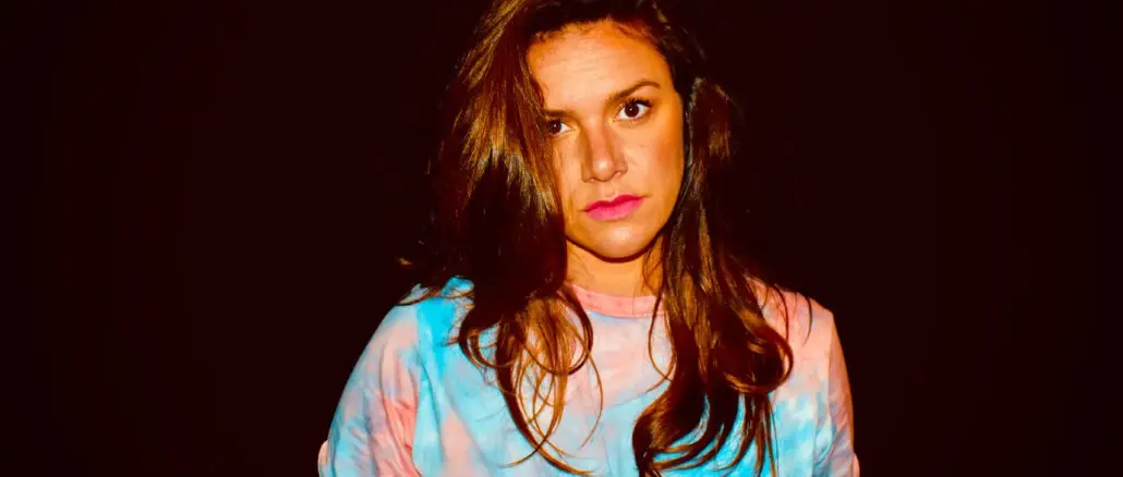 TRACK PREMIERE: B & the Hive - Heart Beat