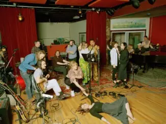 U.S. GIRLS shares hallucinatory video for 'And Yet It Moves / Y Se Mueve' - Watch Now