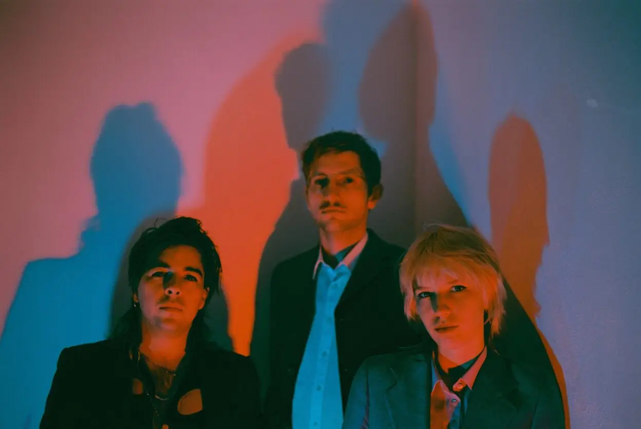 VIDEO PREMIERE: Rex - Dm (feat. Silia Hollestelle) 