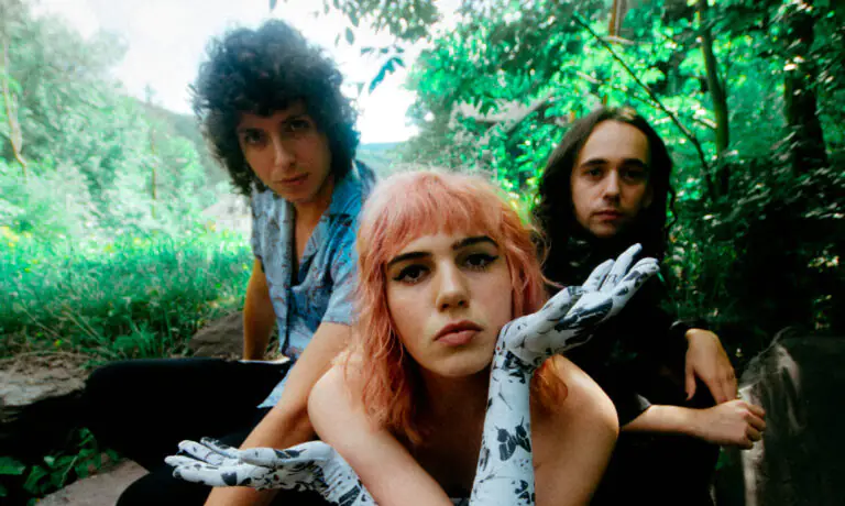 SUNFLOWER BEAN shares 'Moment In The Sun' their first new song & video of 2020 
