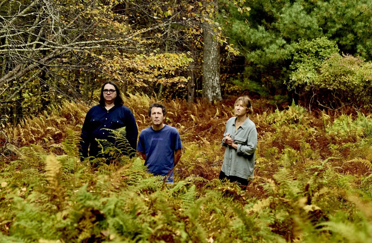 YO LA TENGO share new single, 'Bleeding' - Listen Now 