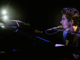 Stereophonics frontman KELLY JONES announces new album & film ‘Don’t Let The Devil Take Another Day’ 1