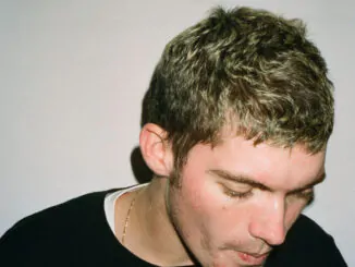 TRACK PREMIERE: Brooks Hudgins - Lost In Conversation