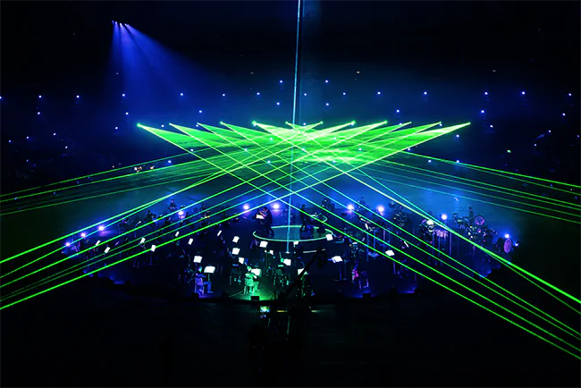 PETE TONG and THE HERITAGE ORCHESTRA present the first ever global live stream event from the floor of London's O2 Arena 82 Pete Tong