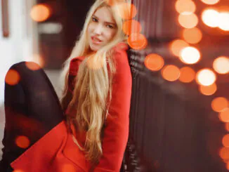 TRACK PREMIERE: Psyrena - Christmas For One