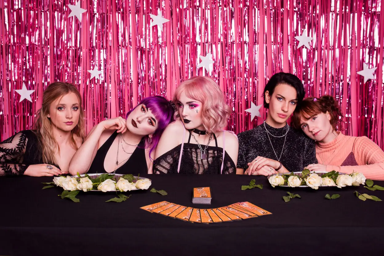 VIDEO PREMIERE: VENUS GRRRLS - Goth Girl 