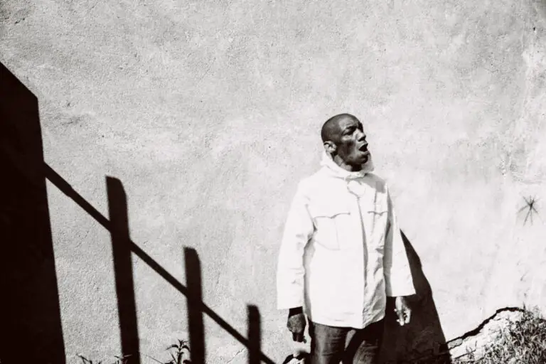 TRICKY announces new "Fall To Pieces" remix EP with trentemøller remix of "Like A Stone" 