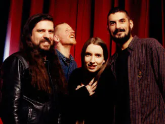 DRY CLEANING announce debut album 'New Long Leg' & share new single 'Strong Feelings' 1