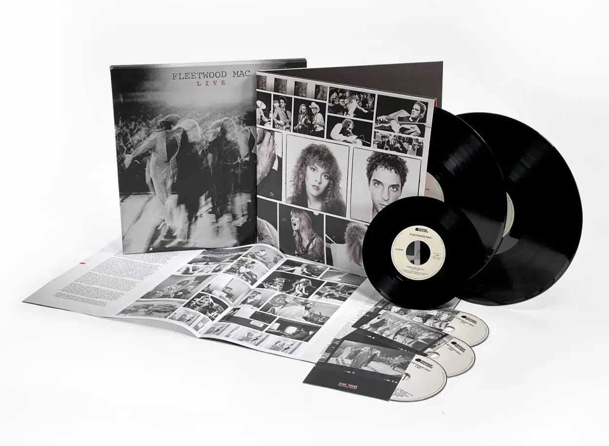 FLEETWOOD MAC - Live Super Deluxe Announced - Hear Unreleased Live Version Of 'The Chain'