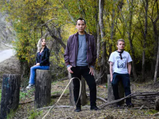 TRACK PREMIERE: Hunters Chorus - The Deal