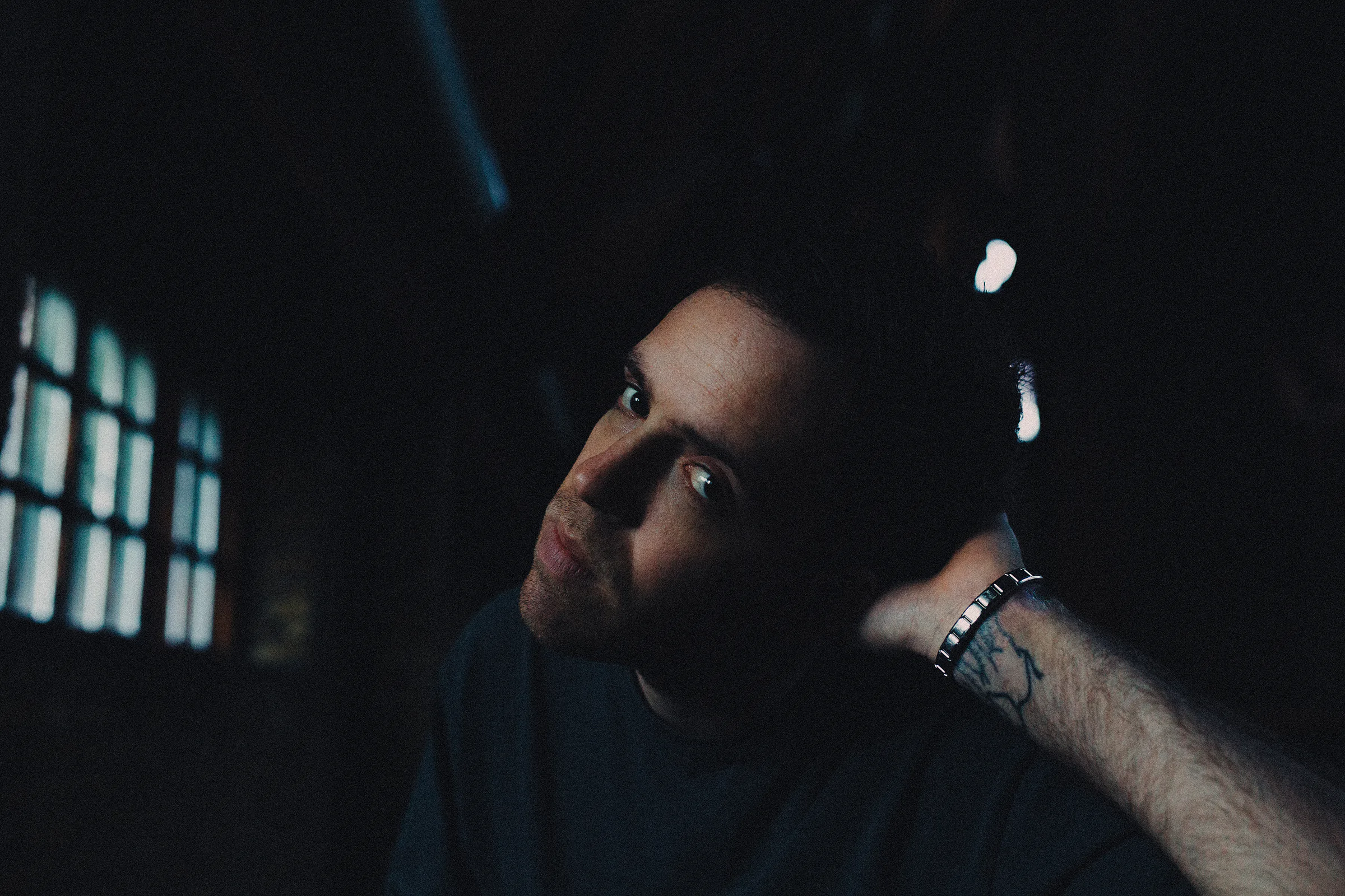 BENJAMIN FRANCIS LEFTWICH announces his new album ‘To Carry A Whale’ – out June 18th