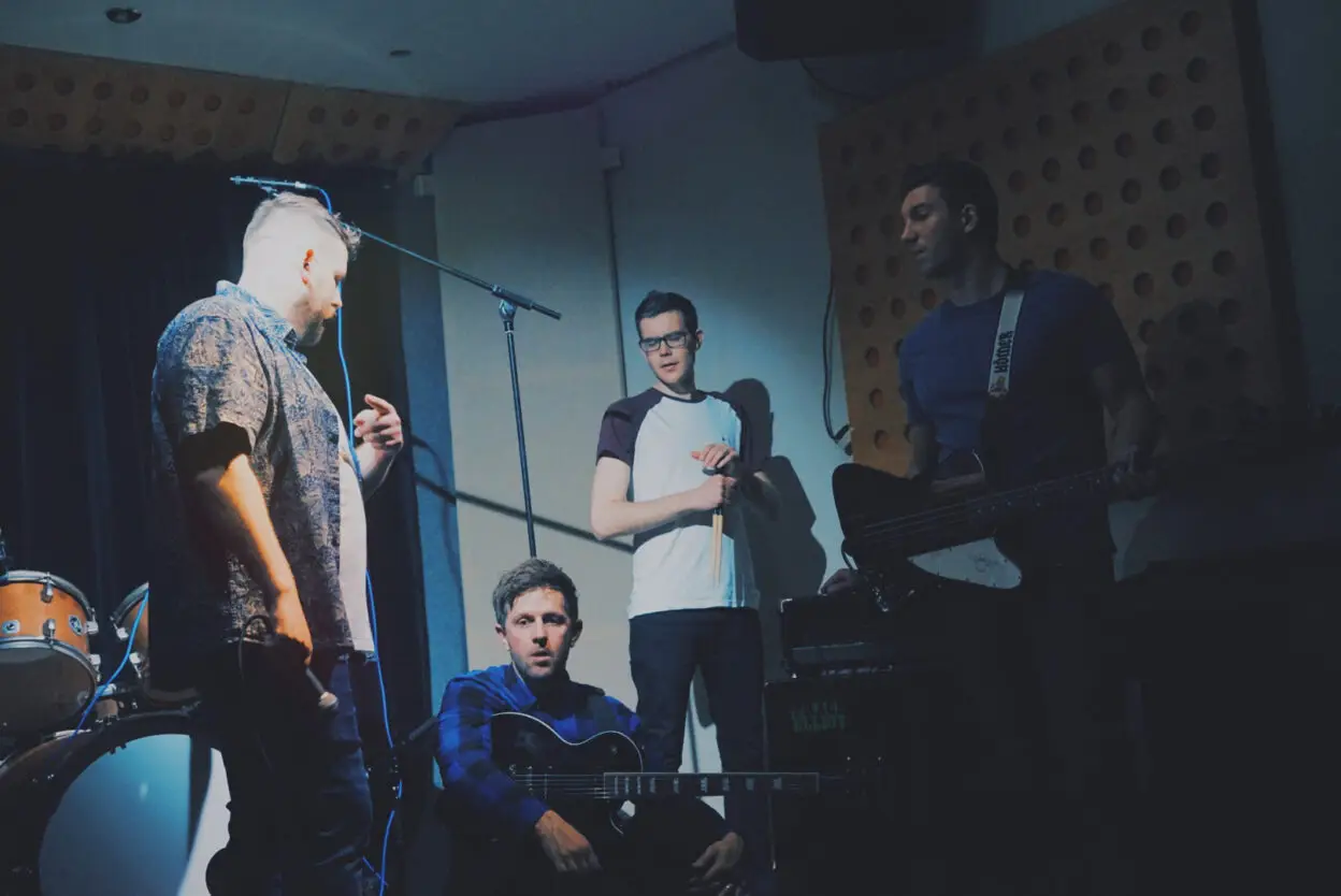 TRACK PREMIERE: The Late Aprils - Hurricane