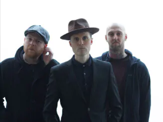 THE FRATELLIS release new single 'Half Drunk Under A Full Moon' - Listen Now! 1