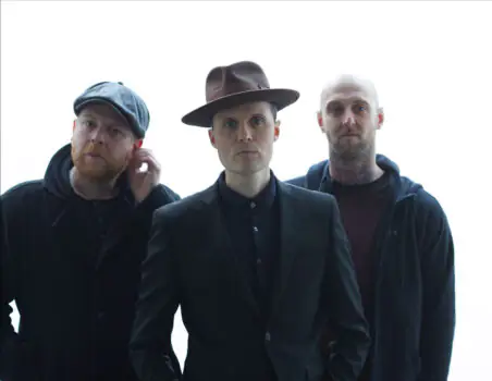 THE FRATELLIS release new single 'Half Drunk Under A Full Moon' - Listen Now! 1