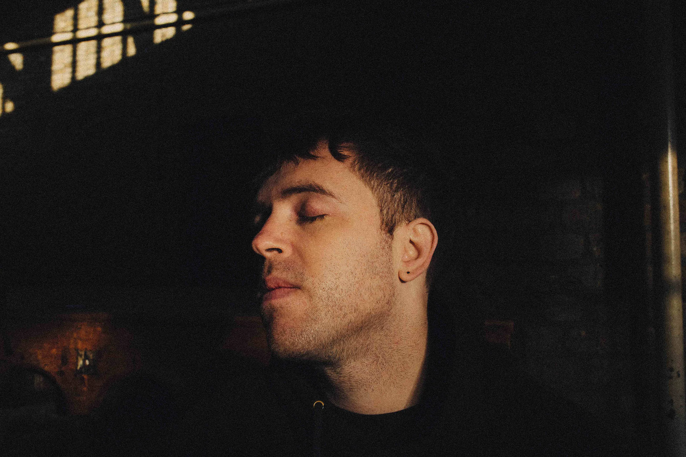 BENJAMIN FRANCIS LEFTWICH releases ‘Oh My God Please’ from his forthcoming album ‘To Carry A Whale’ – out June 18th