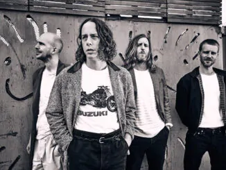 RAZORLIGHT announce the reunion of their classic line-up after a 10-year hiatus