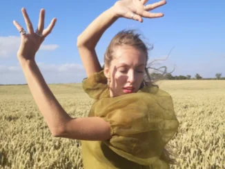 TRACK PREMIERE: Riah Knight - If You Love Her