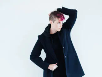 SHE DREW THE GUN shares new single 'Cut Me Down' & announces new album 'Behave Myself' 2